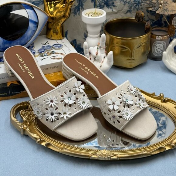🆕 KURT GEIGER LONDON 🧿 NWOB Flower Power Low Sandal, Bone - Sz 40 US 9 - Picture 4 of 16